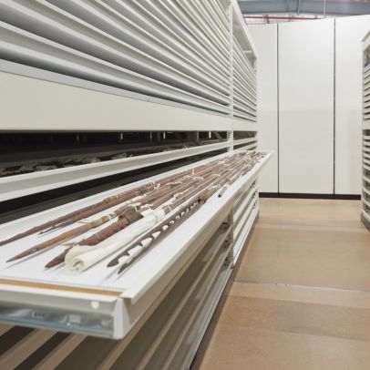 APC Custom Spear Storage Steel Track Mechanical Aislesaver